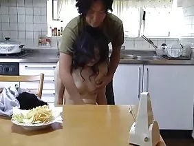 在陰道的Cums關閉